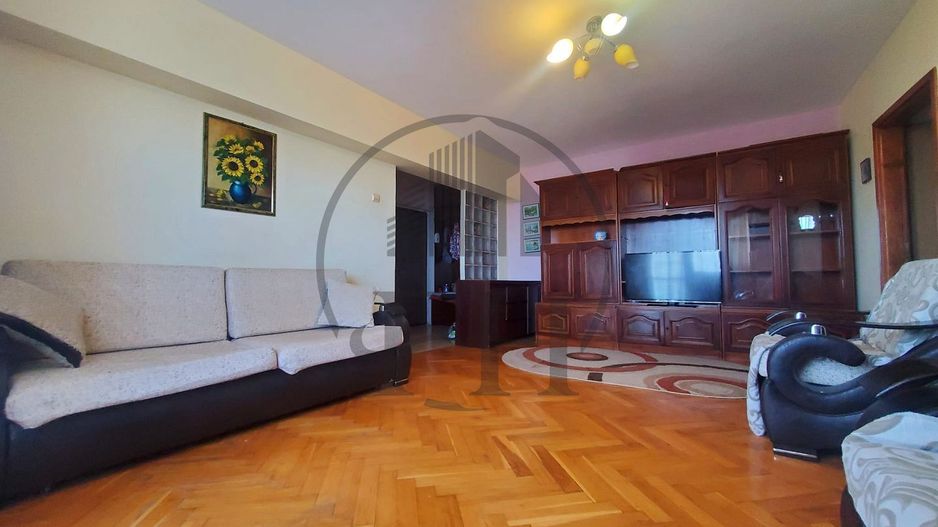 SOLD / VANDUT Apartament cu 3 camere de vânzare în zona Capitol - Poză 2