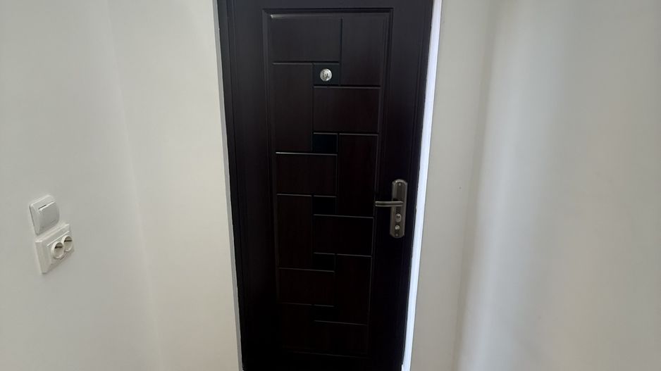 2 corpuri de Casă renovate + teren 125 mp Campina - Poză 16