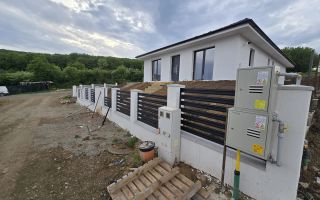 Casa 4 camere la cheie,130 mp,500 mp teren,cartier Unirii - Poză 1