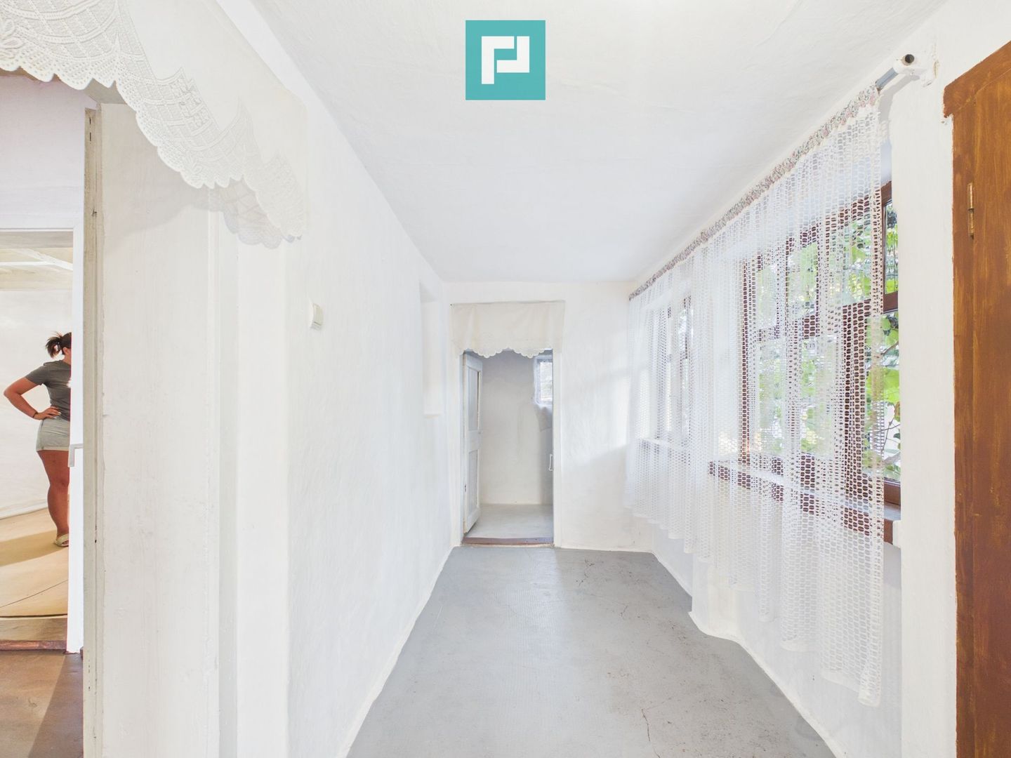 Casă bătrânească cu 4 camere in Pecica - Poză 12