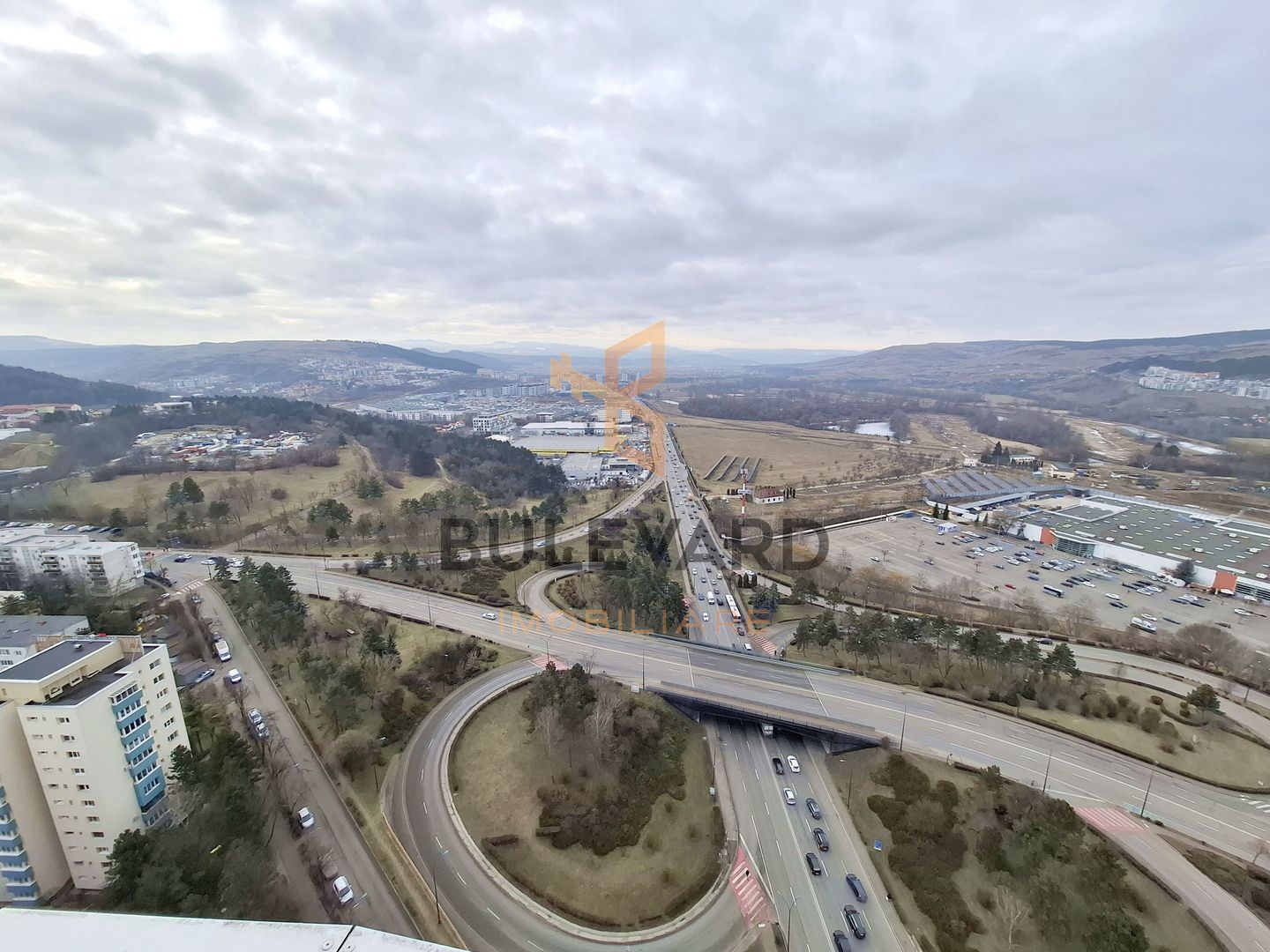 Penthouse 194 mp utili + 4 balcoane, view superb! - Poză 24