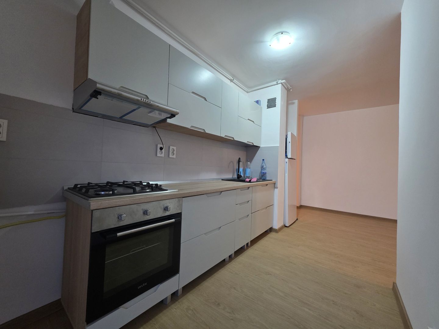 Apartament 3 camere – 100 mp – de închiriat în Cartierul Henri Coandă, - Poză 2