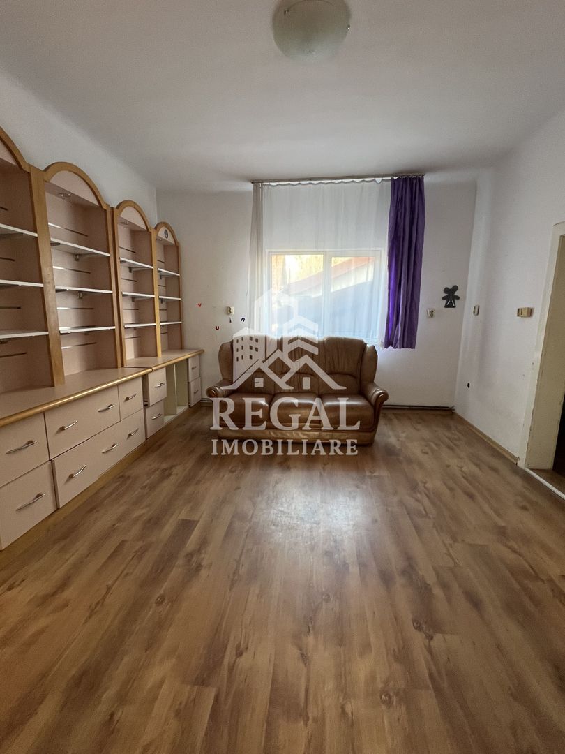 Casă de închiriat – zona Buituri - 6 camere - Poză 1