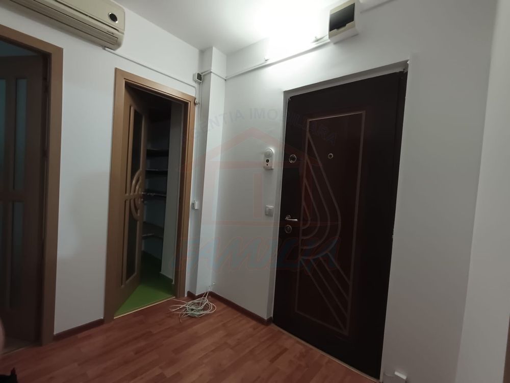APARTAMENT CU 3 CAMERE DE VÂNZARE | MICRO 17 - Poză 2