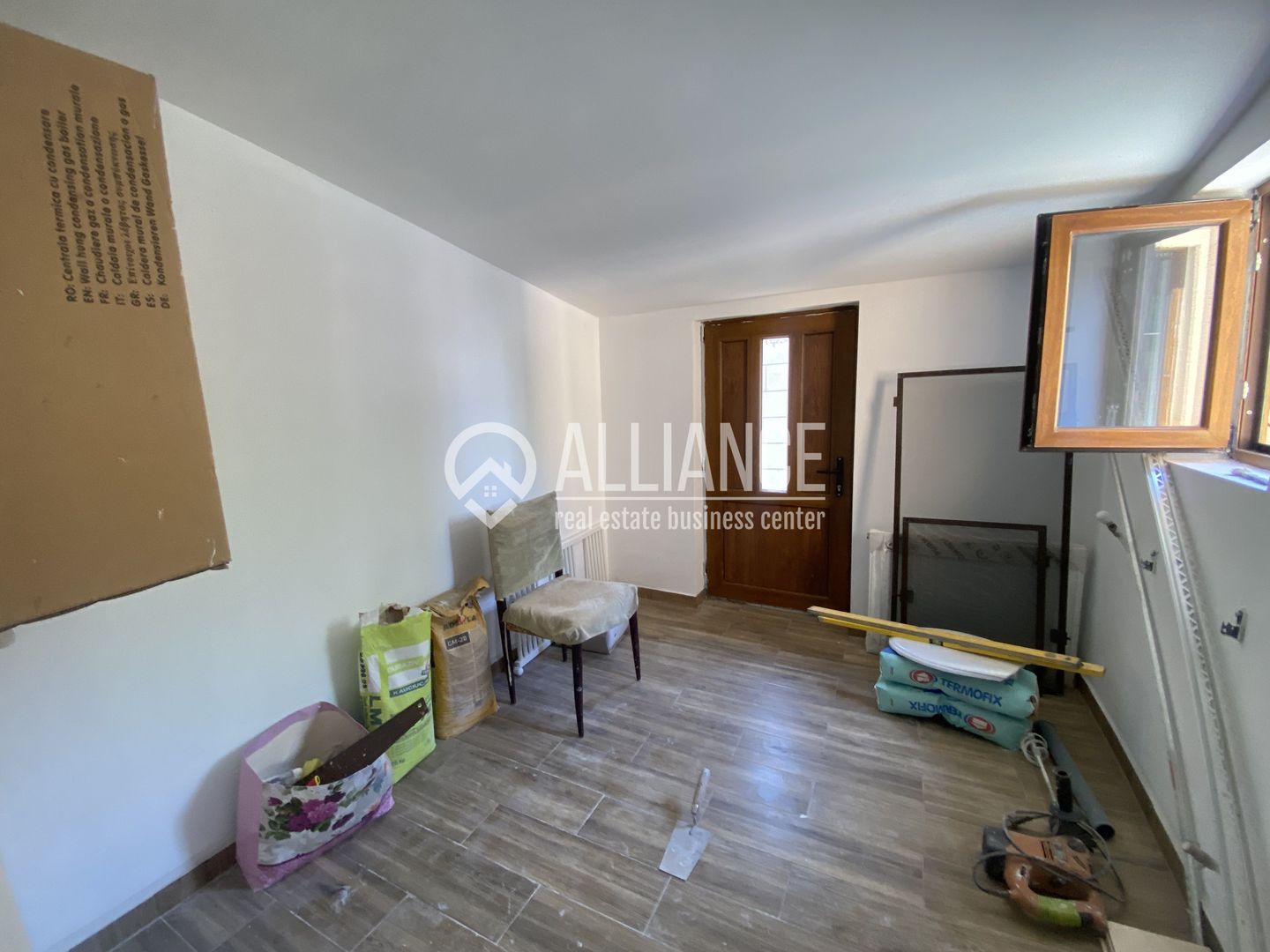 VALU LUI TRAIAN(COD 07) -Casa P+M 5 camere cu teren de 300 mp - Poză 20