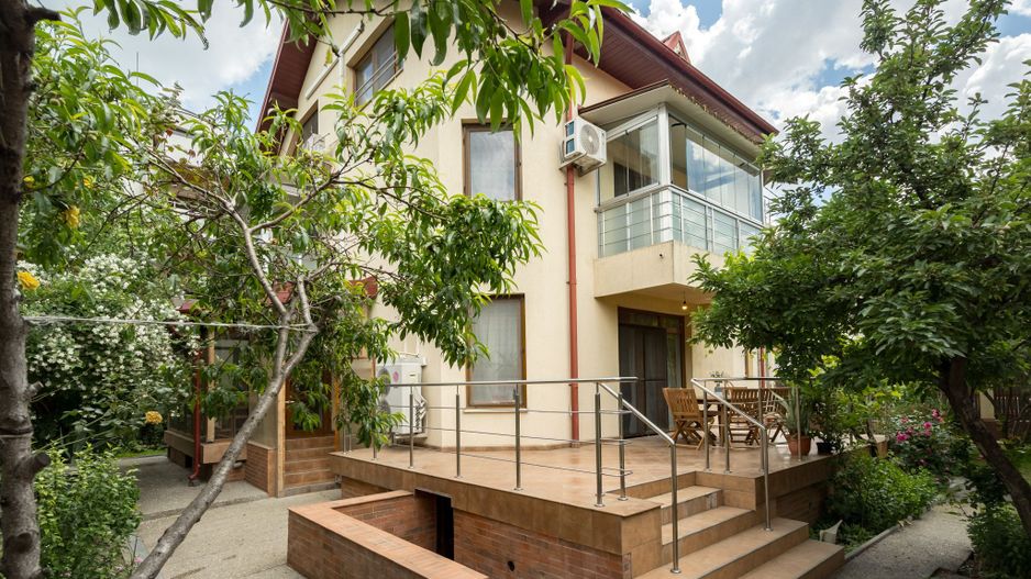 COMISION 0% - Baneasa/ Dobrogeanu Gherea-Garlei casa P+1+M 6 camere curte 550mp - Poză 3