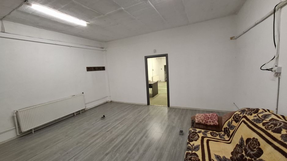 Hală renovată 240 mp, curent 220/380V, zona Mioriței – Bacău - Poză 4