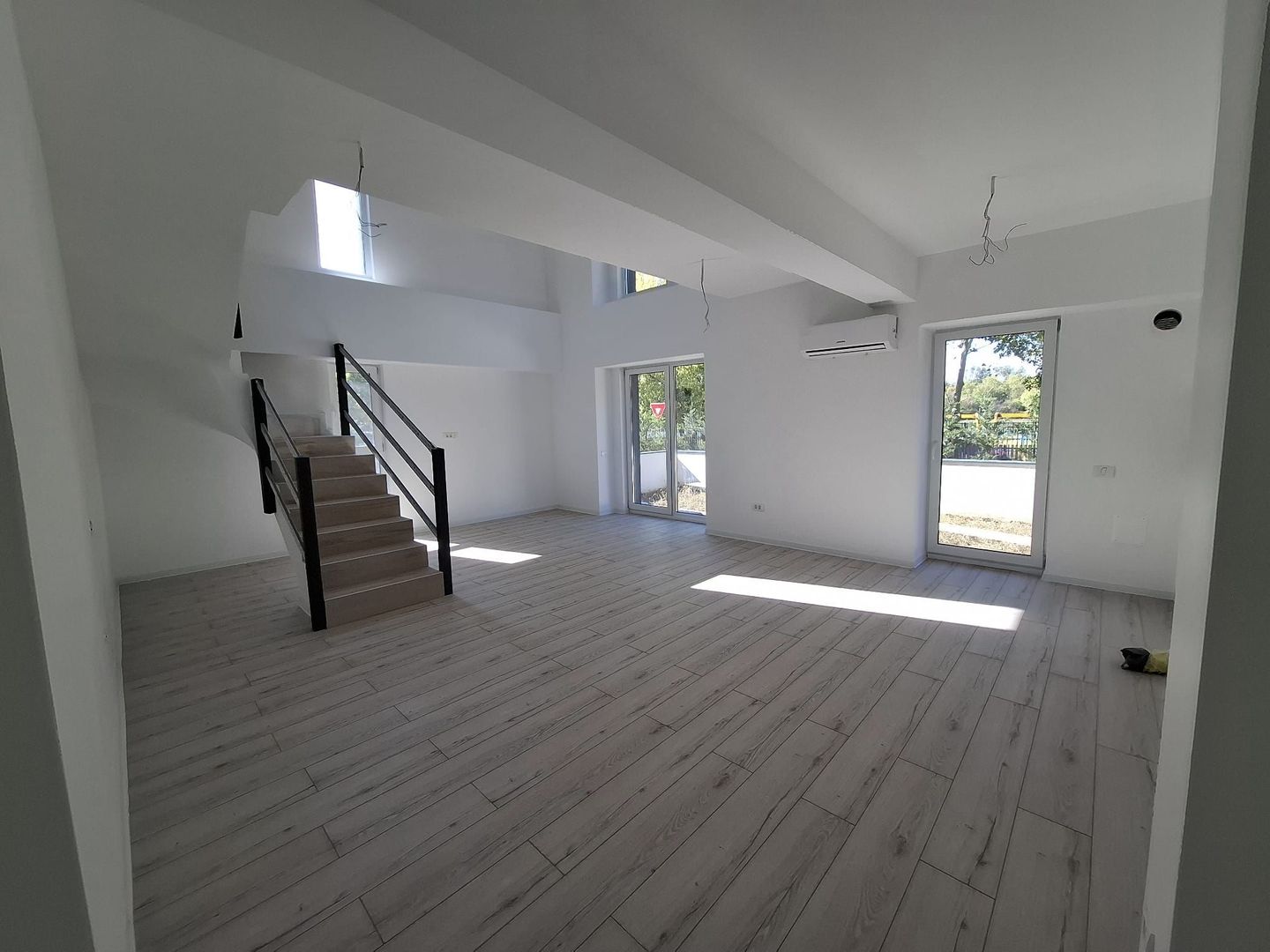 4 camere  Bloc Nou Rezidential Birouri L330 GranVia Lake View - Poză 4