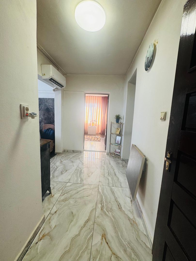 Apartament 3 camere renovat la 30 de Km de Oradea - Poză 3