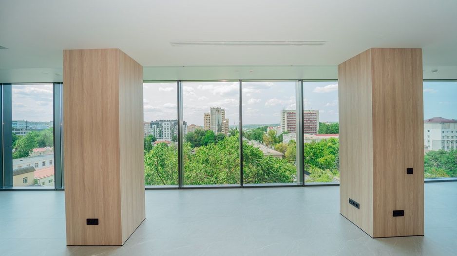 Spațiu Comercial de Închiriat – 120,7 m² | Business Center Premium | Chișinău, Centru | Bulevardul Ștefan cel Mare și Sfânt 115/1 - Poză 2