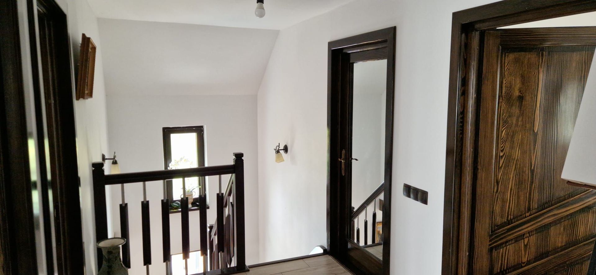 SE VINDE | Casa generoasă în Camirzani | Suceava - Poză 15