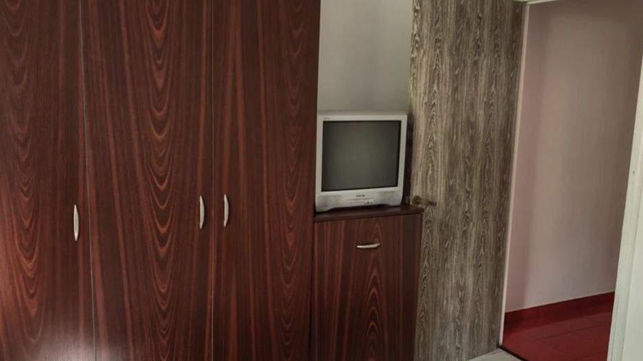Apartament 2 camere decomandat Raul Doamnei, Drumul Taberei - Poză 5