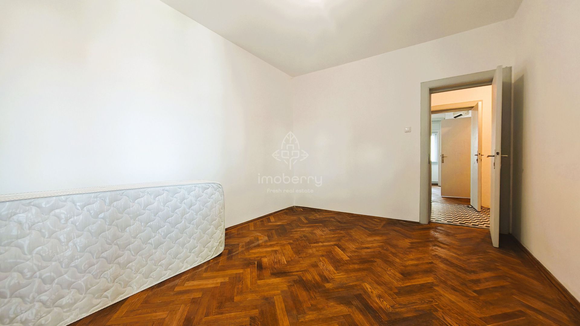 Vanzare apartament 3 camere, boxa, zona Stirbei Voda-Calea Plevnei-Cismigiu - Poză 3