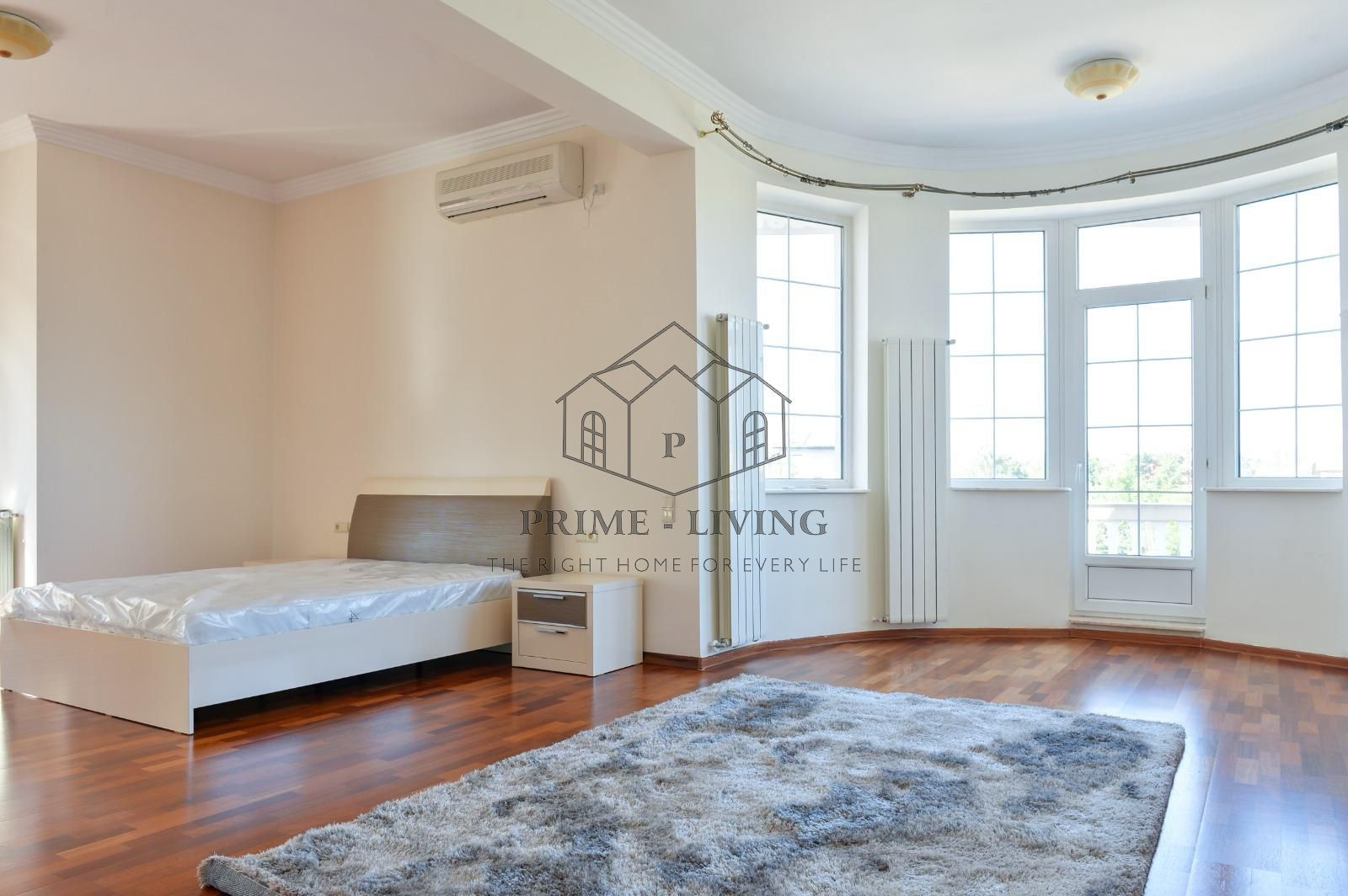 VILA DE LUX CU 6 DORMITOARE SI PISCINA + 800 MP CURTE LA INCHIRIRE - Poză 5