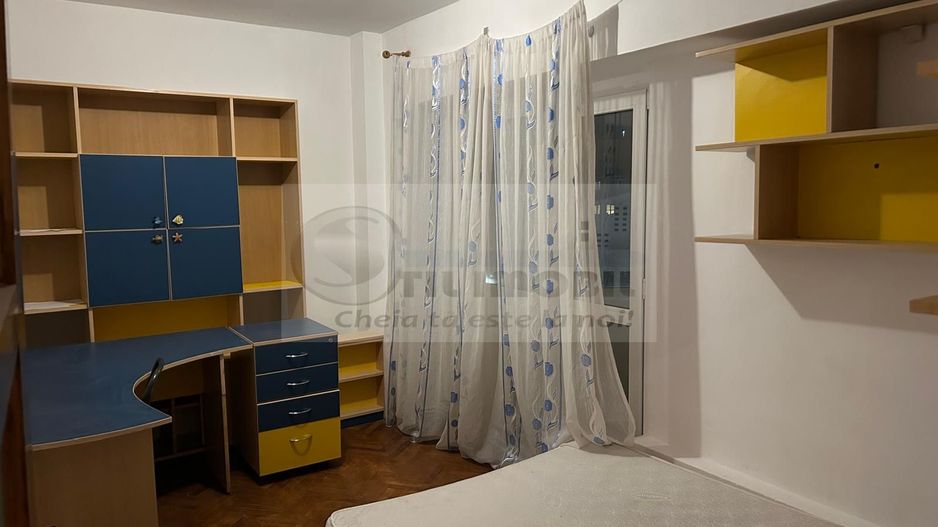 Apartament cu 3 camere decomandat, 2 bai - Nicolina - Etaj intermediar - Poză 3