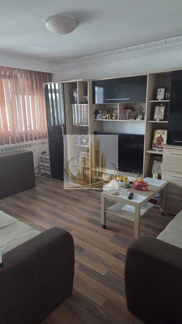 Vand Apartament două camere confort unu - Poză 1