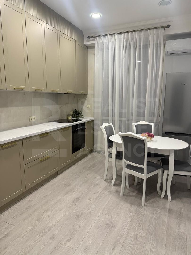 Chirie, apartament, 1 cameră, strada Mihai Eminescu, Centru - Poză 1