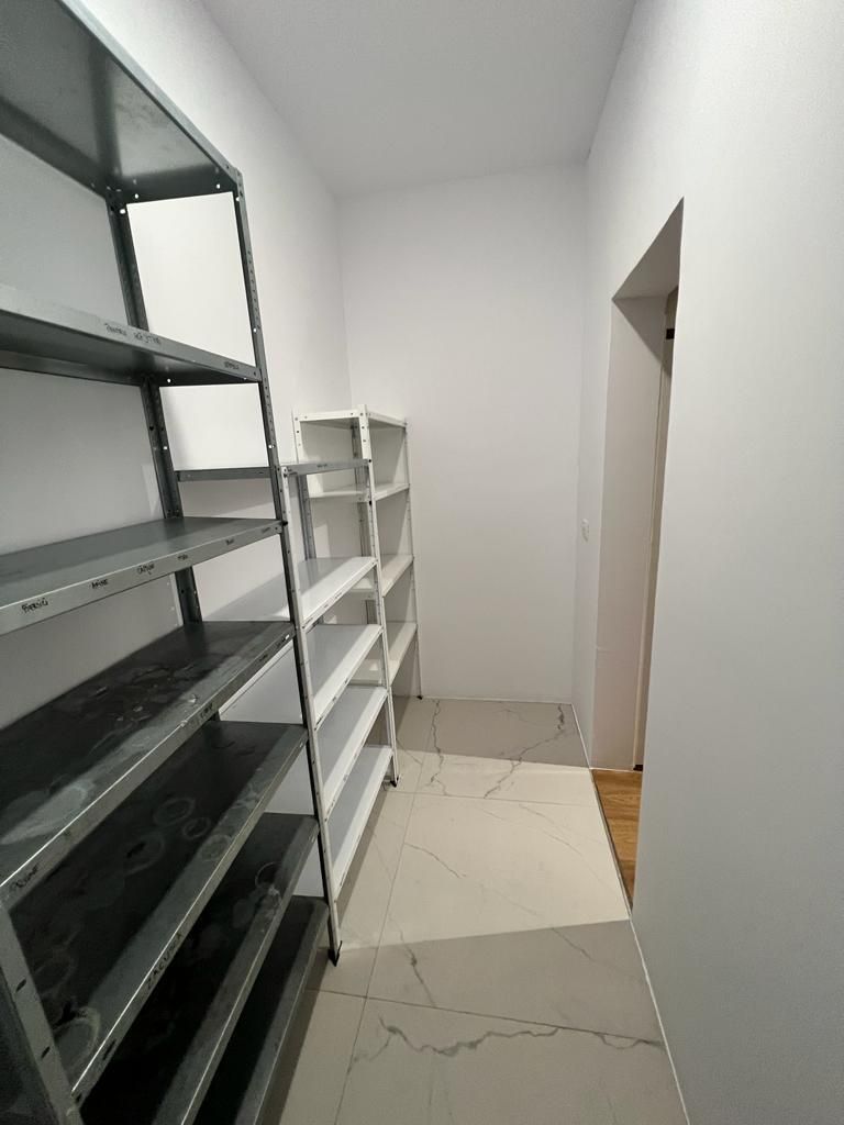 Locuinta moderna spatioasa cu garaj - Poză 25