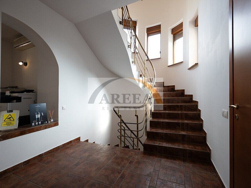 Vila cu 750 mp utili si teren de 1.480 mp in Erou Iancu Nicolae - Poză 17