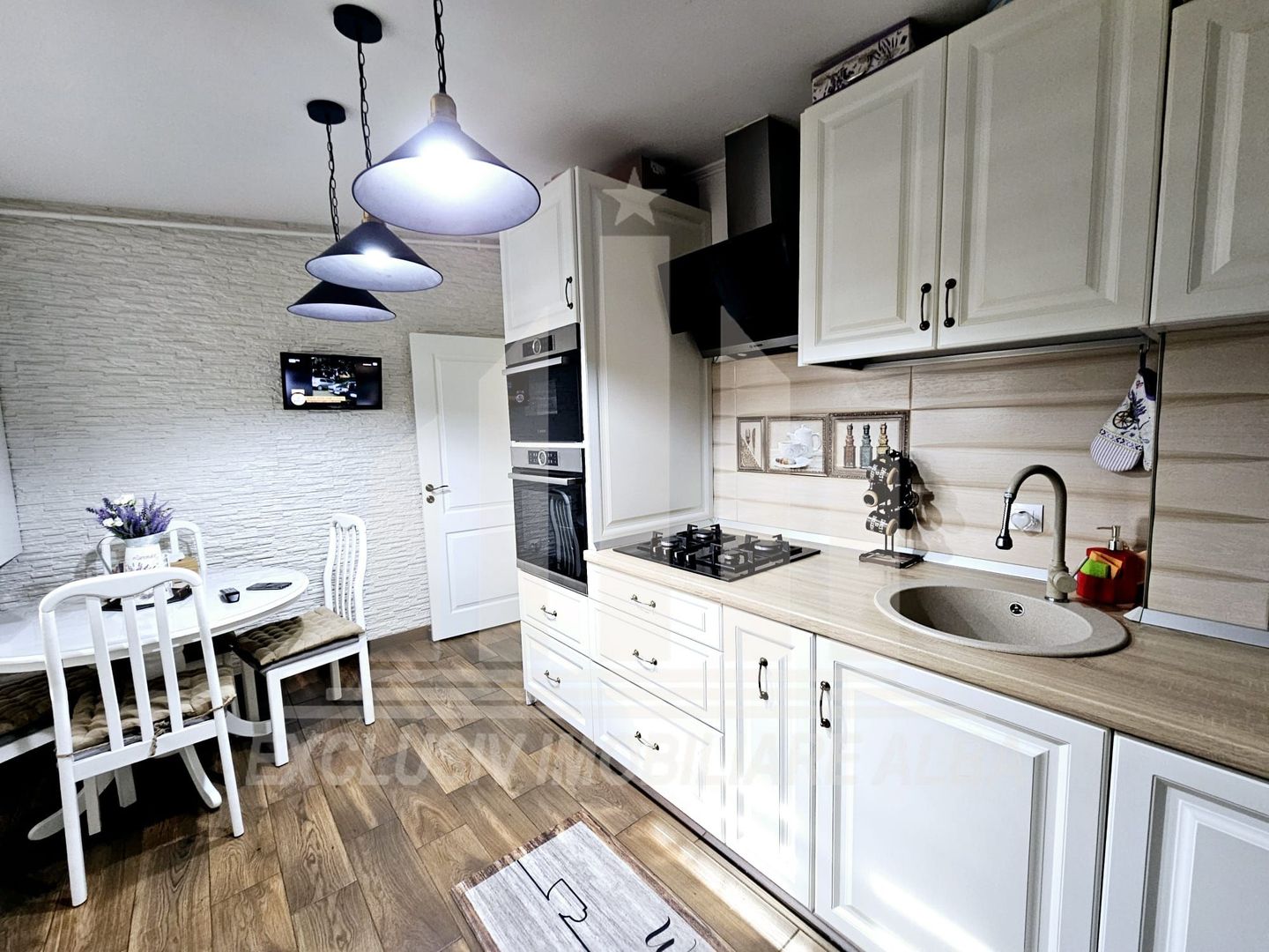 Apartament cu 3 camere de vanzare, Dealul Furcilor - Poză 2