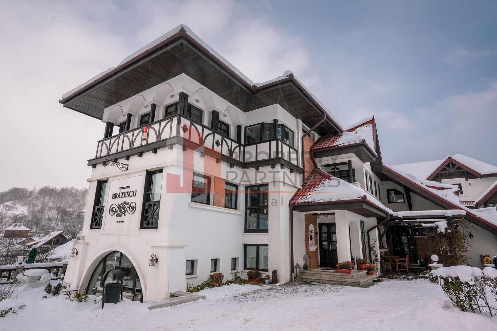 Conac autentic din categoria luxury  Bran - Poză 3