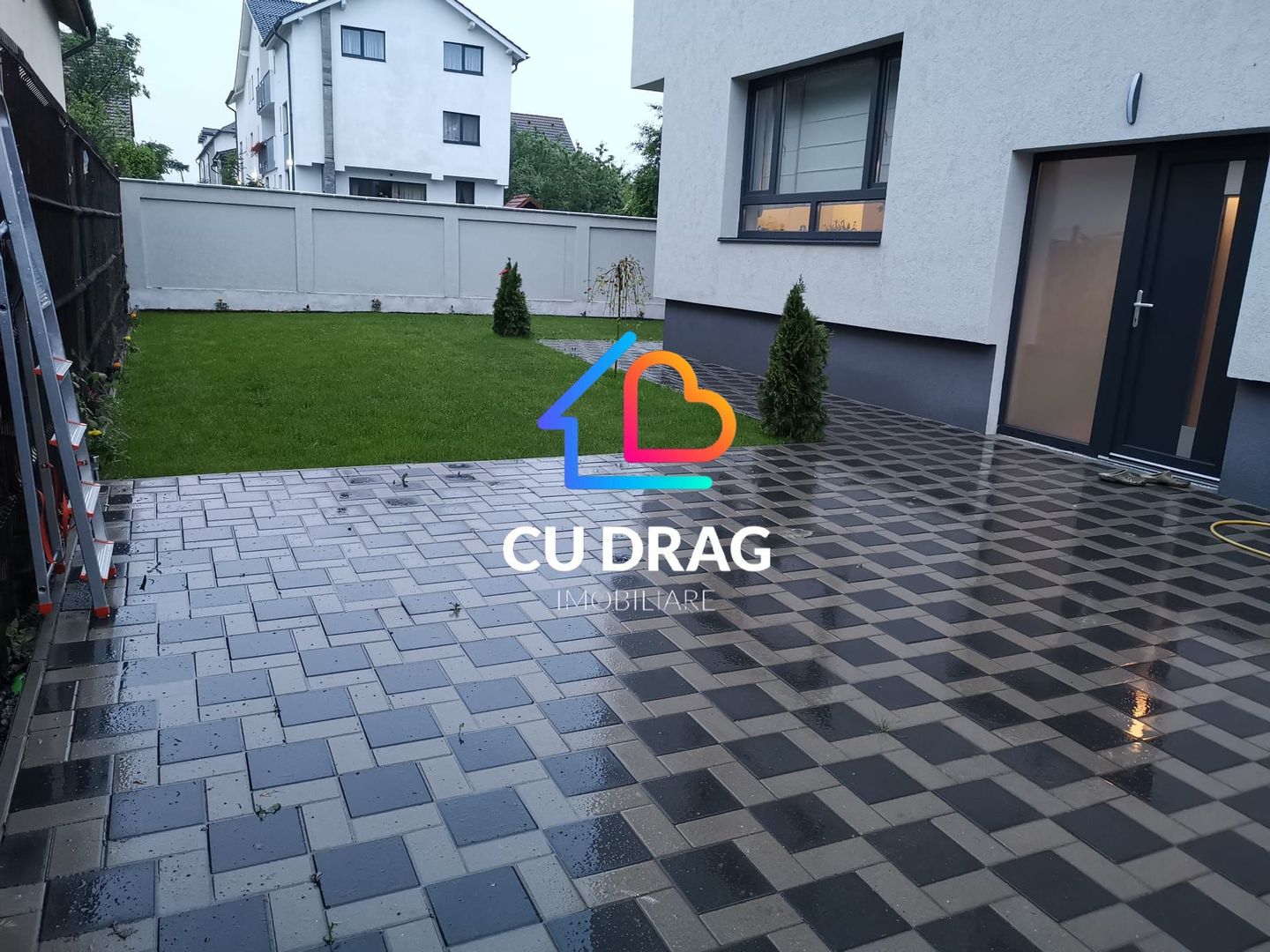Casa pretabila regim Hotelier 5 apartamente. - Poză 1
