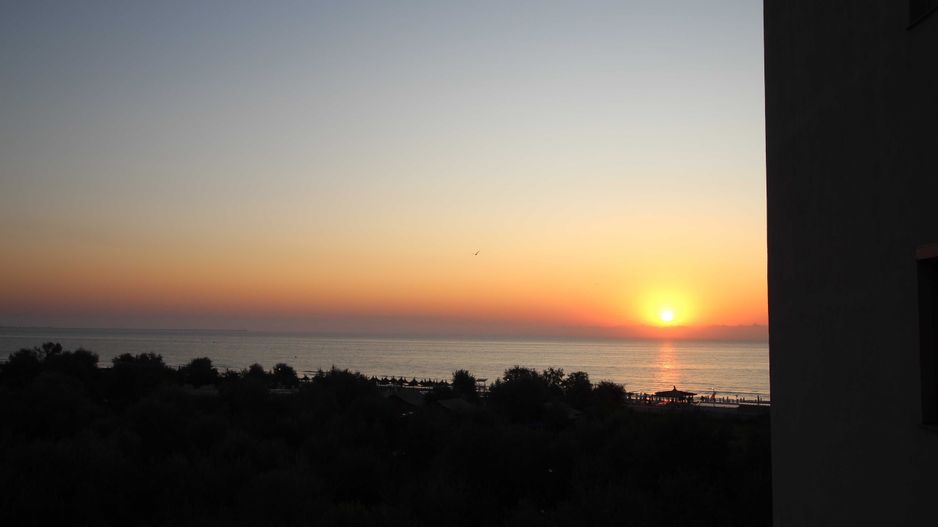 Studio de vanzare in zona cluburilor din Mamaia - Vedere la mare - Poză 4