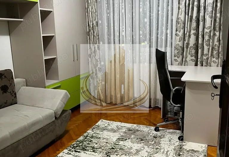 Apartament 3 camere, decomandat, zona Lunei - Poză 2