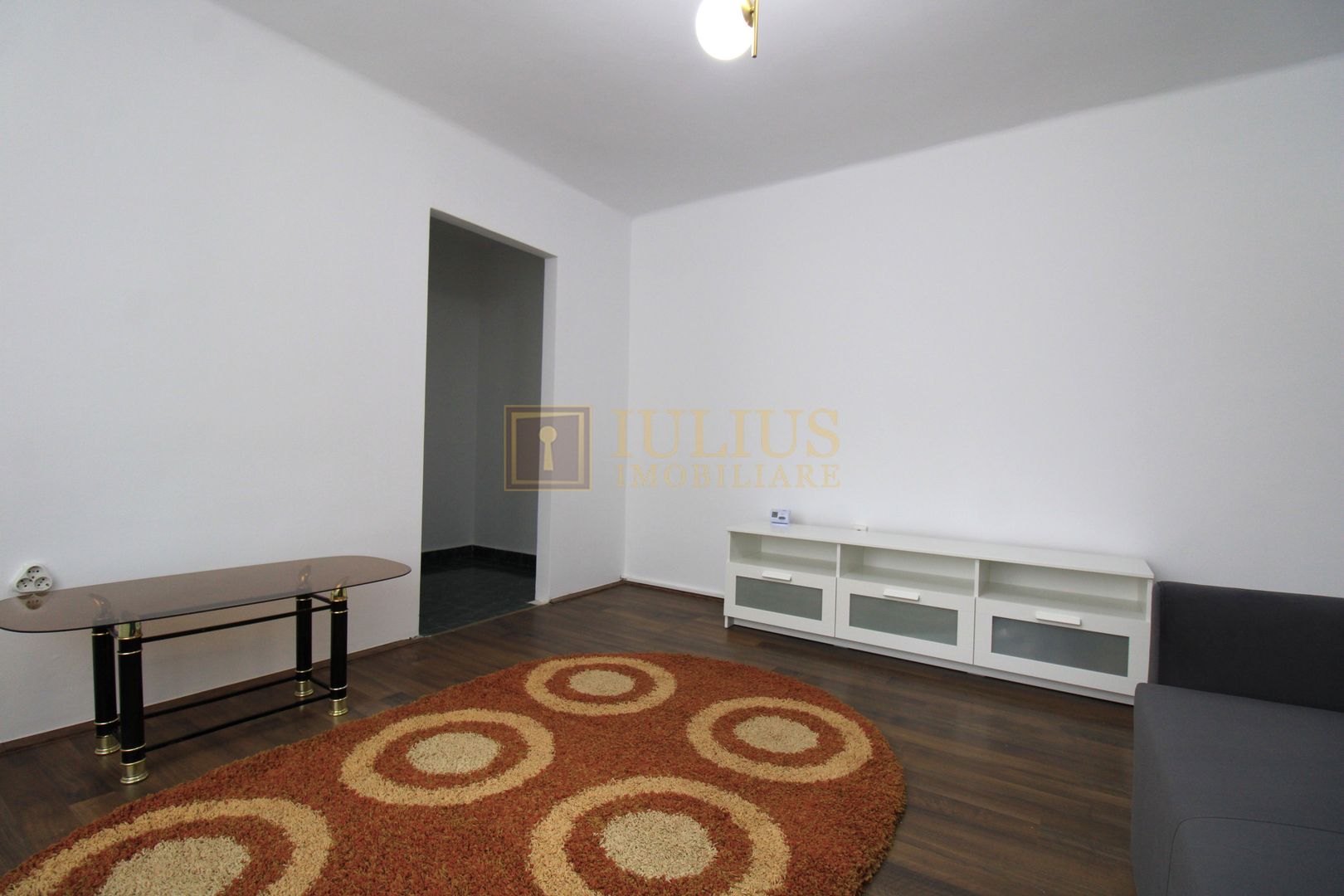 Piata 700; centrala proprie, la prima inchiriere dupa renovare. - Poză 13