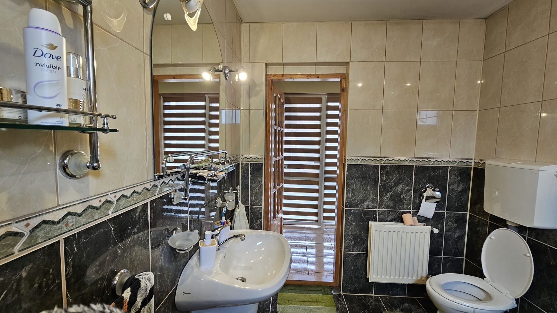 Casa 5 camere 3 bai garaj inchis si teren 700 mp utili in Lazaret - Poză 11