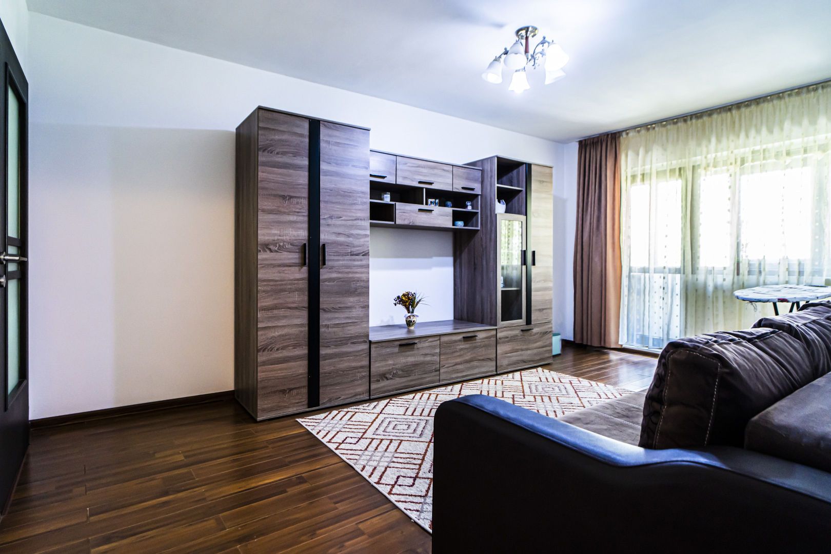 2 camere, etaj 4, 54 mp, Lujerului, mobilat-utilat, loc de parcare inclus - Poză 2