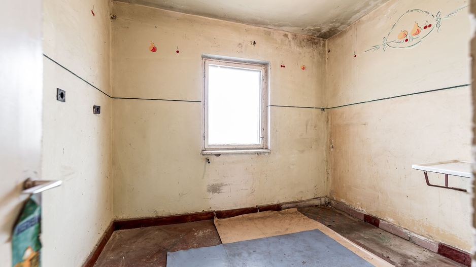 Apartament decomandat, 2 camere, Alfa, la 2 pași de stația de tramvai - Poză 5