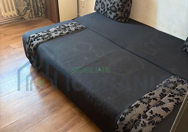 Camera libera in apartament cu 4 camere - Poză 4