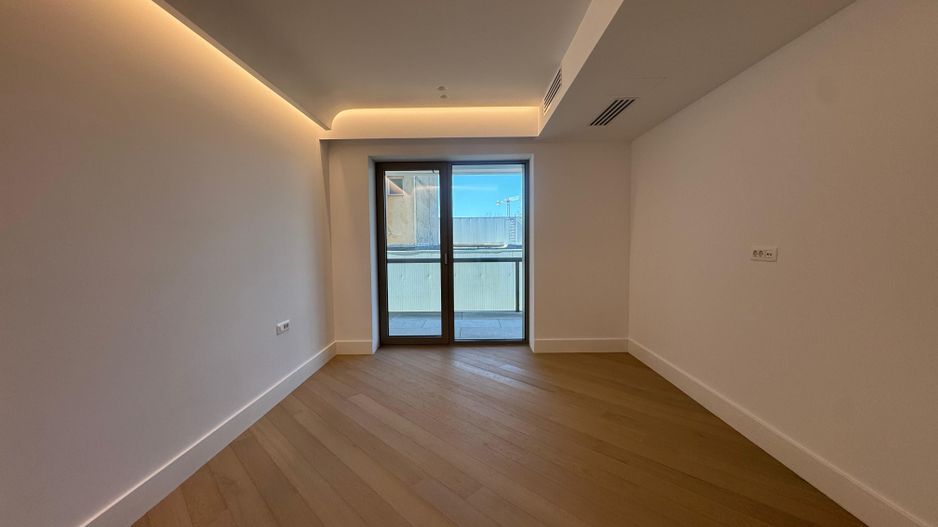3 CAMERE || CORTINA 126 || EROUIANCU NICOLAE - Poză 3
