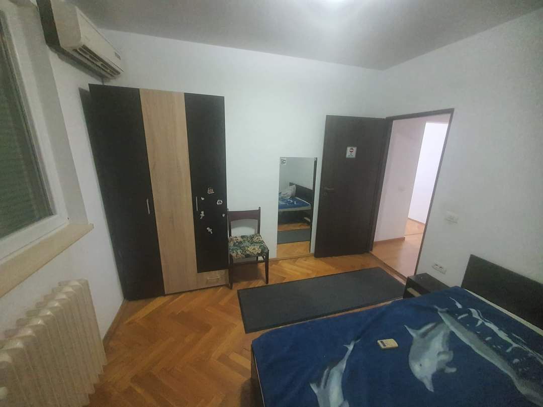 Decomandat aproape de Spitalul Judetean - Poză 2