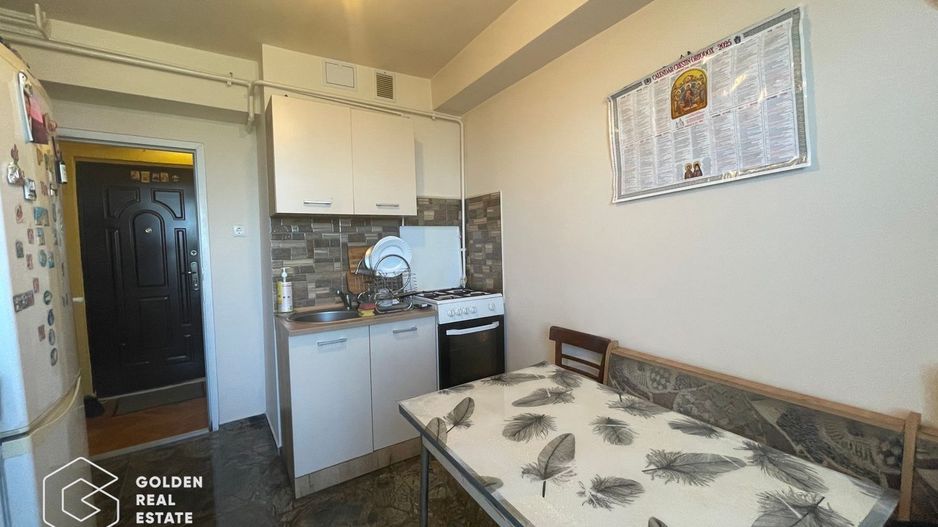 Apartament spațios, decomandat, 4 camere, Soarelui, zona AEM - Poză 1