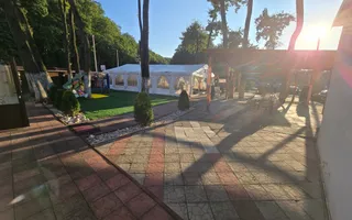Restaurant 90 persoane+terasă 120 persoane,posibili asociere - Poză 19