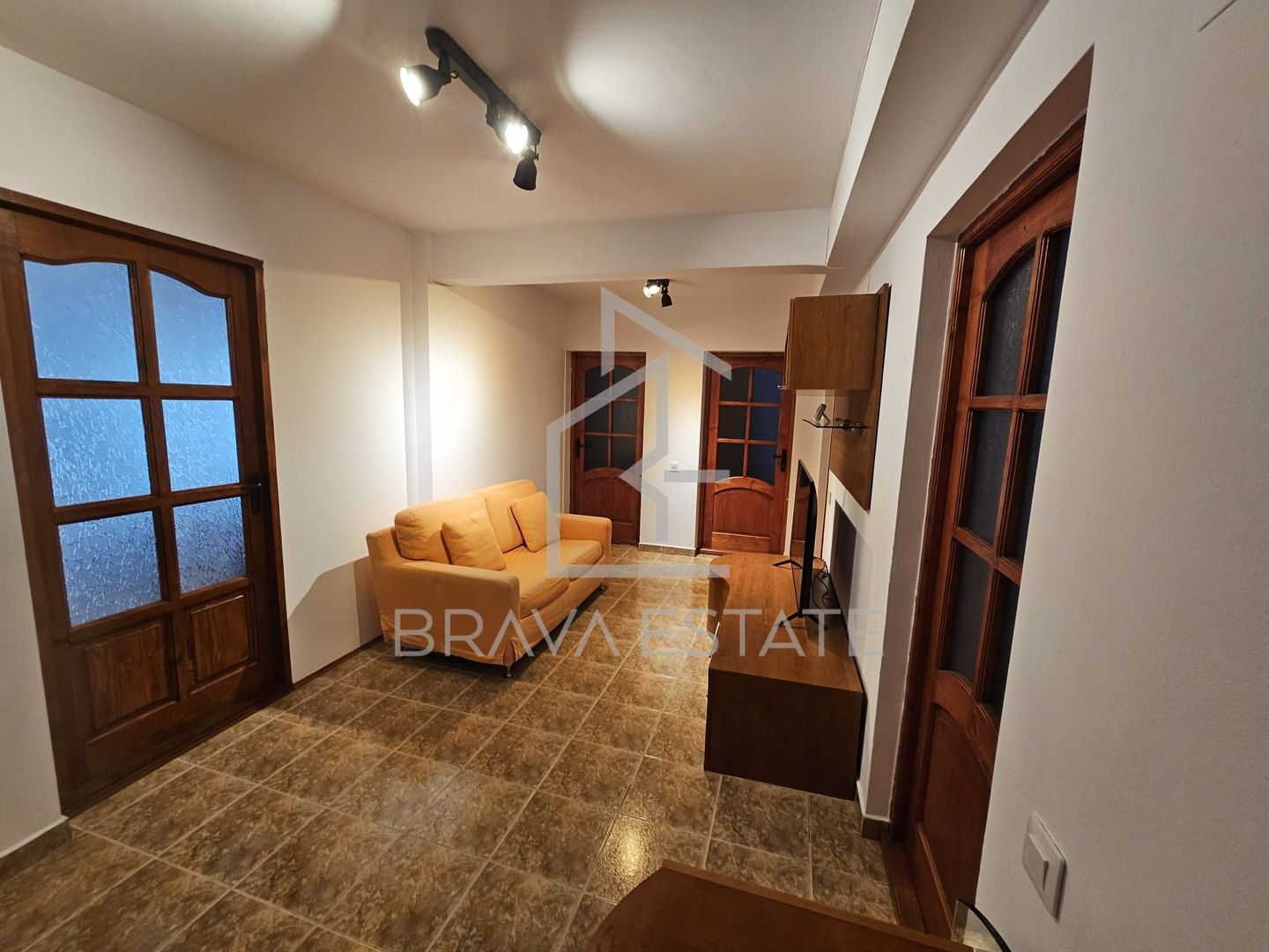 Apartament 3 camere, 100mp, 2 băi, 2 balcoane, 2 parcări, str Pădurii - Poză 11