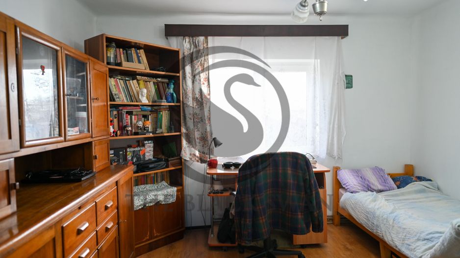 Casa cu 7 camere de vanzare | Zona Centrala, Baicoi | Comision 0% - Poză 15