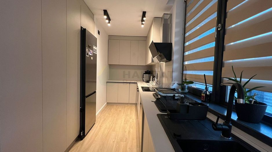 The Class Villas 1 – Vilă modernă de închiriat în Tunari - Poză 8