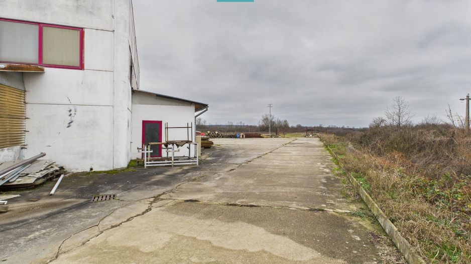 Hală de producție, cu birouri și teren, în Sebiș - Poză 54