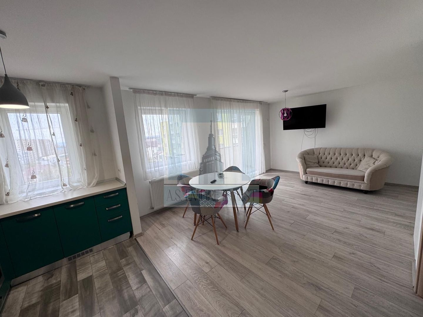 Garsonieră de vânzare – Top City | Coresi .Mobilată și utilată - Poză 13