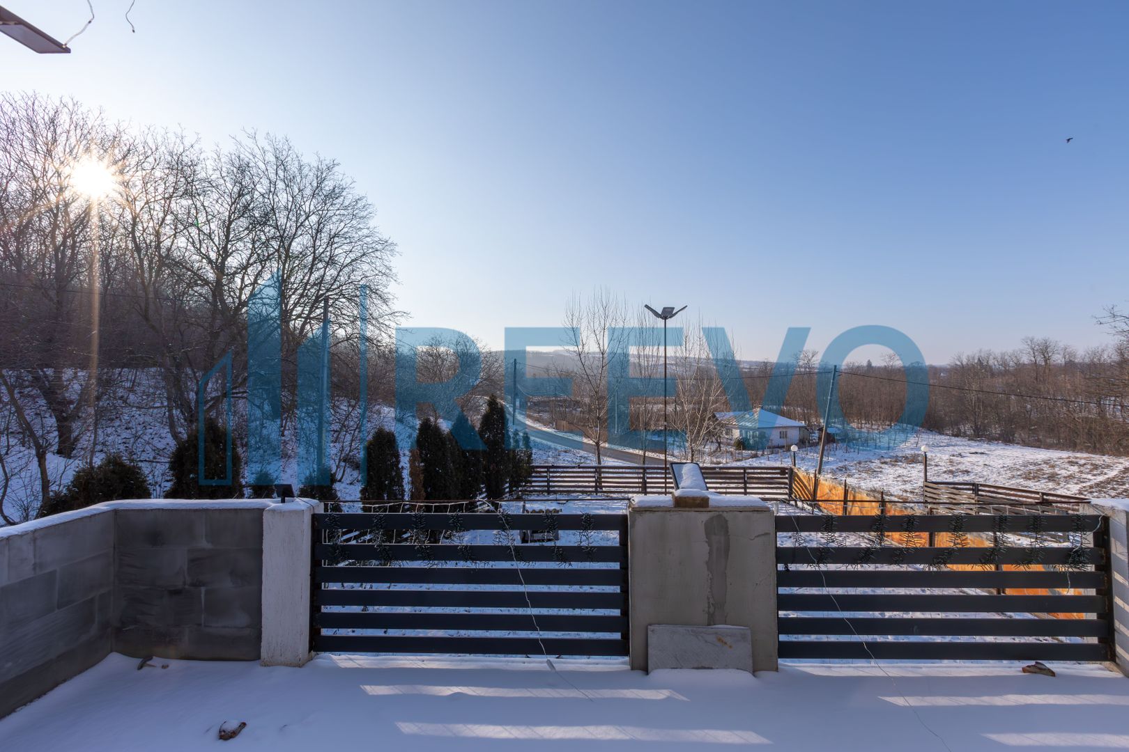 Proprietate cu casa si spatiu comercial+teren 4060 mp Bahna - Poză 38