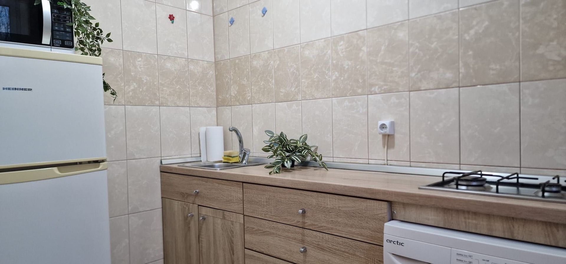 Garsonieră modernă, etaj 2, AC, 5 min metrou Titan - Poză 6