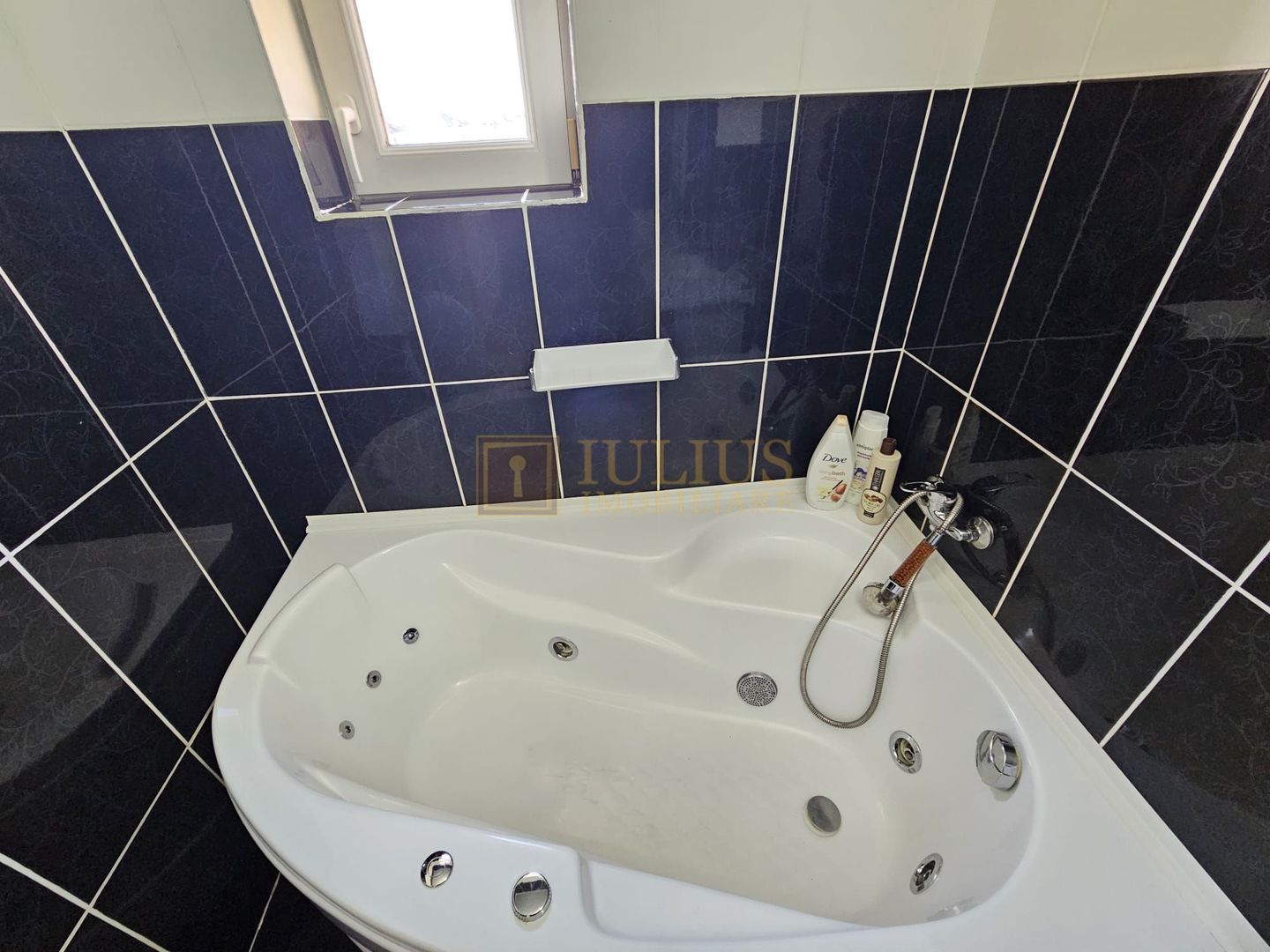 3 camere, zona centrala, centrala proprie, ideal pentru studenti, familie - Poză 4