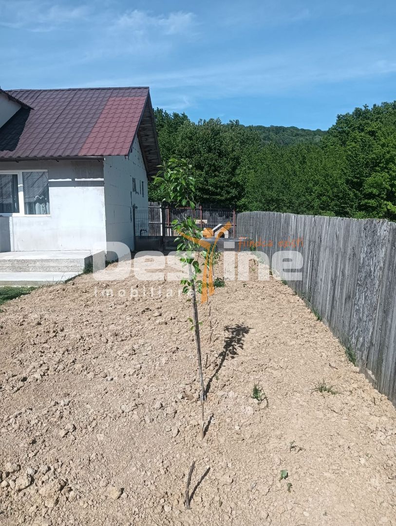 Casă PIETRĂRIE | 2 camere, 70 mp, 400 mp teren, loc de parcare - Poză 3