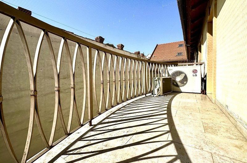 Apartament în Piața Unirii - renovat - mobilat și utilat - Poză 13