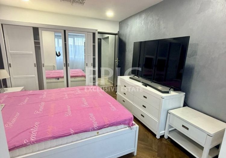 Inchiriez apartament cu 3 camere - Poză 1