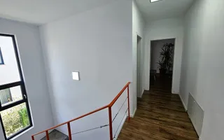 Casa moderna mobilata, utilata, 5 camere, 3 bai, 444 mp teren - Poză 14