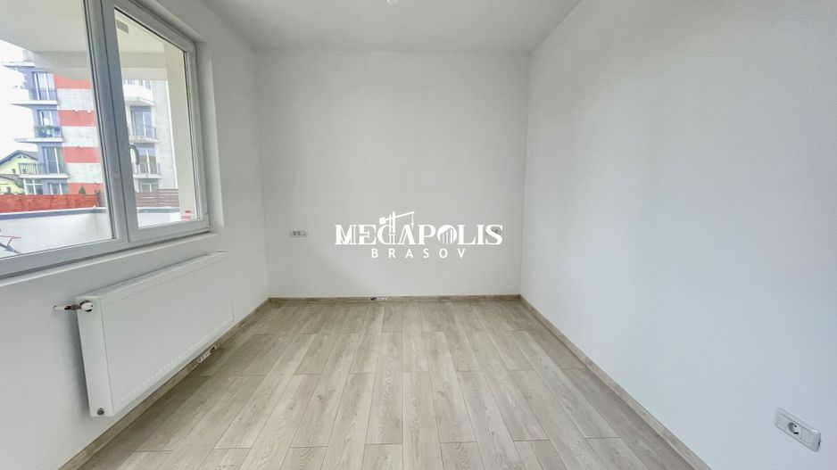 2 camere | Curte 347 mp | Decomandat | Parcare - Poză 10